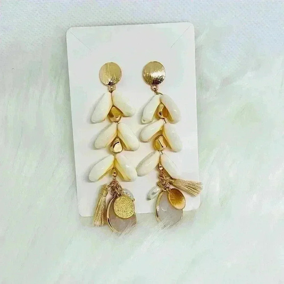 Shell Statement Earrings - Picture 3 of 3